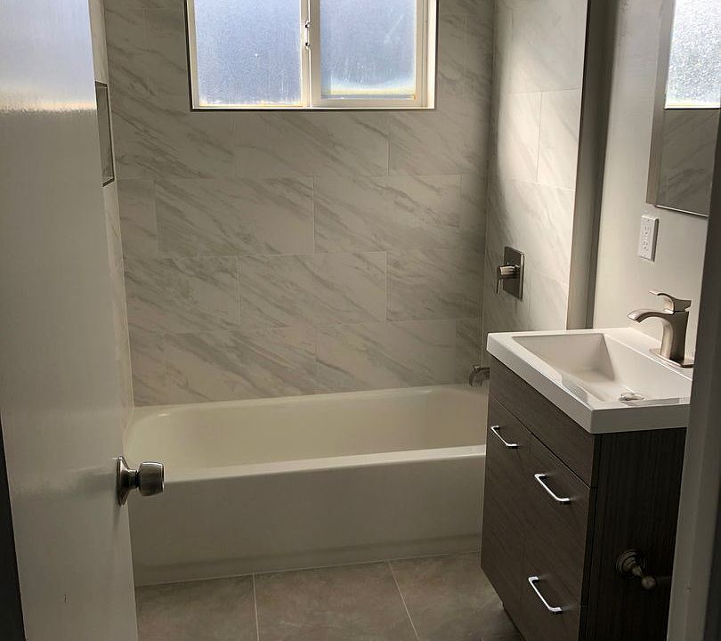 2nd image of 10 Poinsettia Ave APT 3