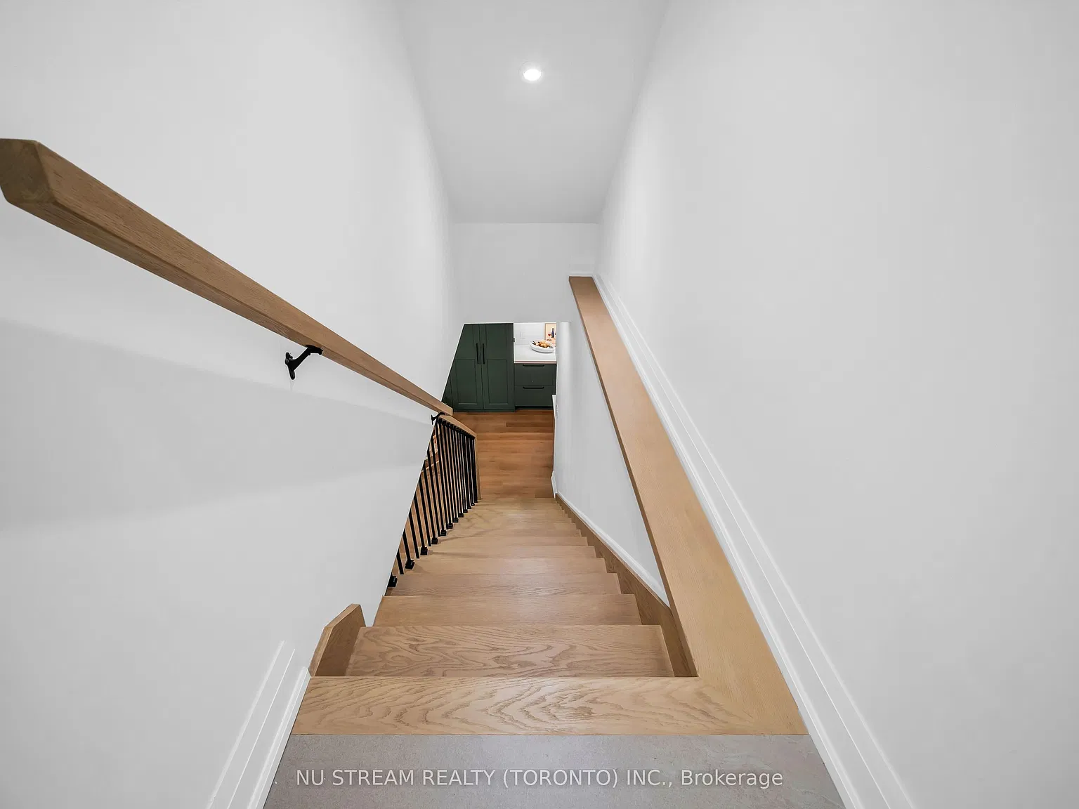 2 bed, $2,050 — Photo 2