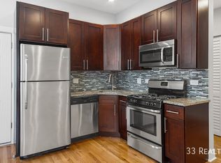 1338 W Huron St APT 2R, Chicago, IL 60642