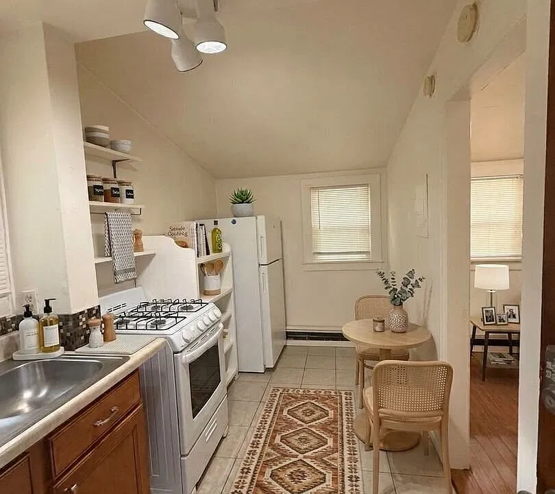 1021 E Platte Ave #3