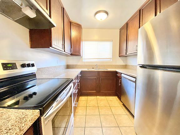 3rd image of 17348 Burbank Blvd #8