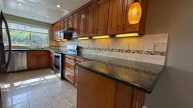 1356 Highland Ct — Photo 16
