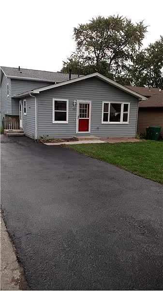 1411 Chestnut Dr photo 1