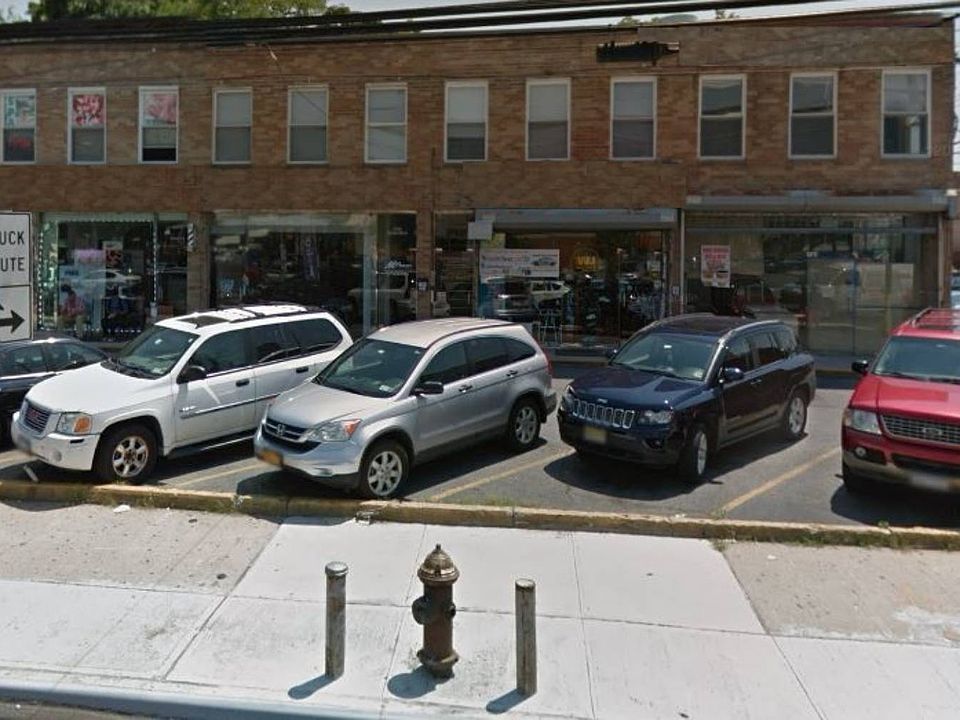 2nd image of 1754 Hylan Blvd