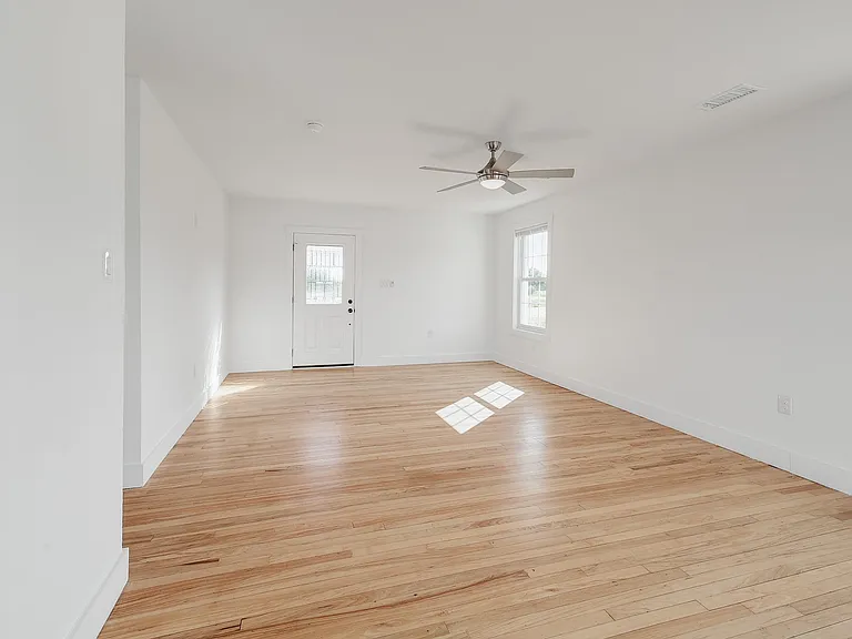 107 Daisy Ln — Photo 5