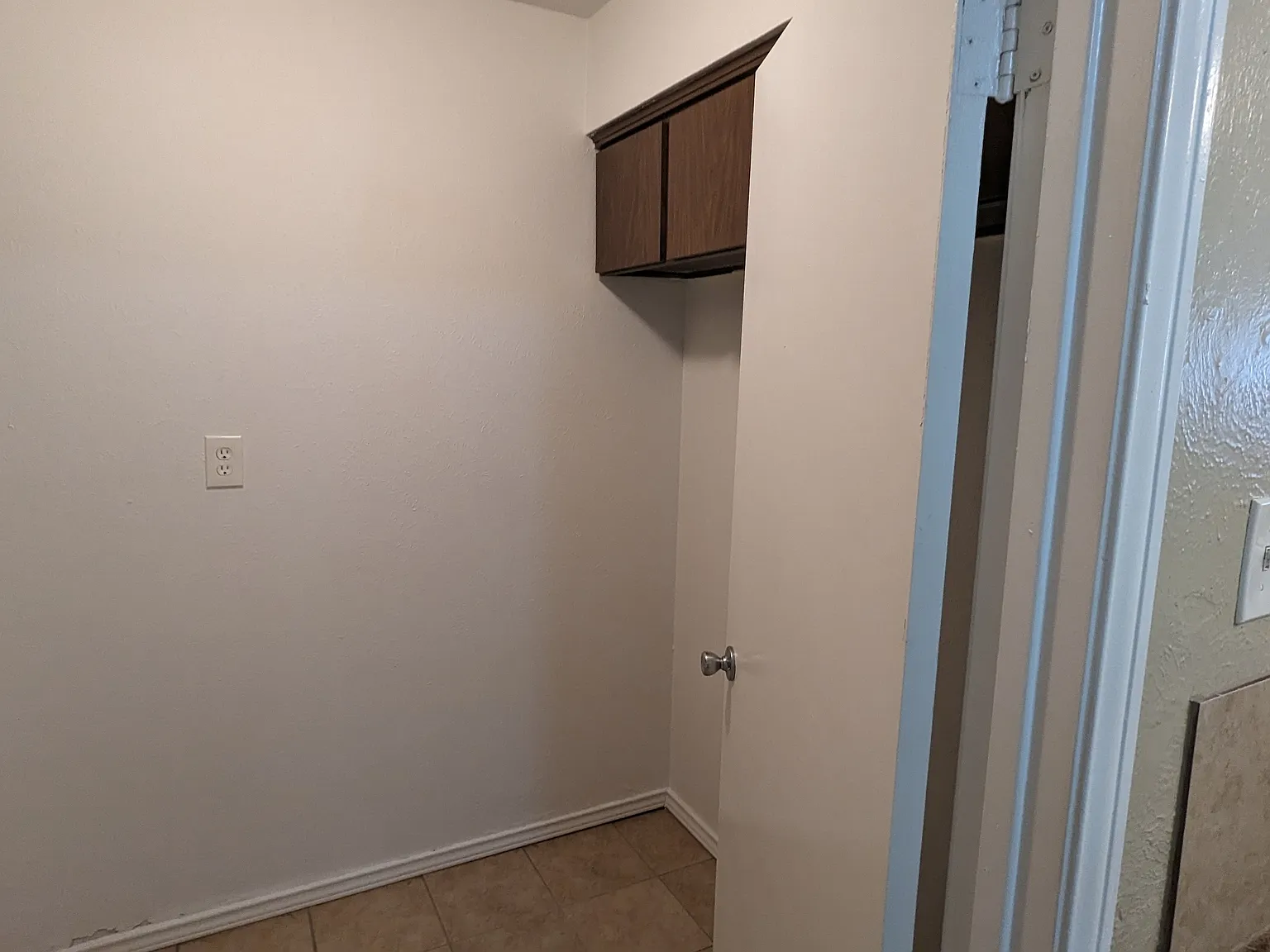 1434-1436 Deborah Avenue - 1434 — Photo 3