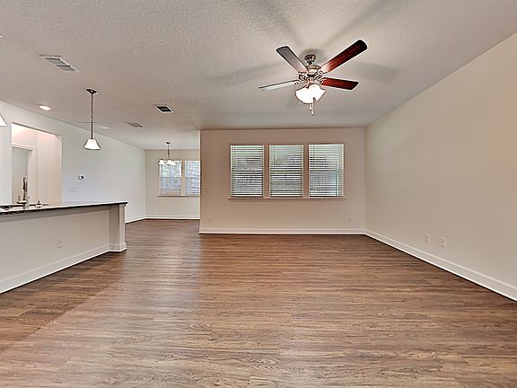 4th image of 6235 Bridgewood Dr