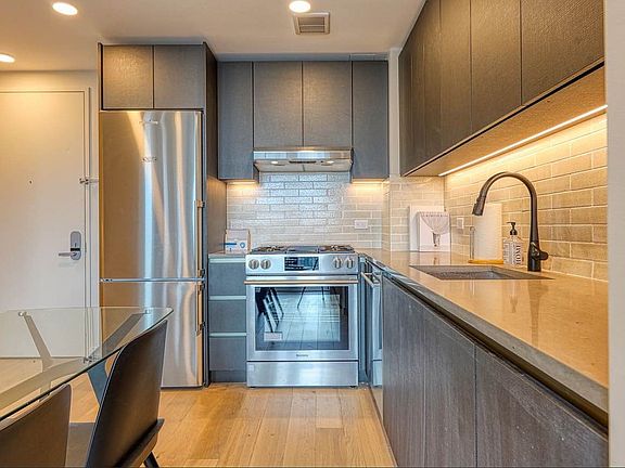 3rd image of 14474 Northern Blvd Penthouse G