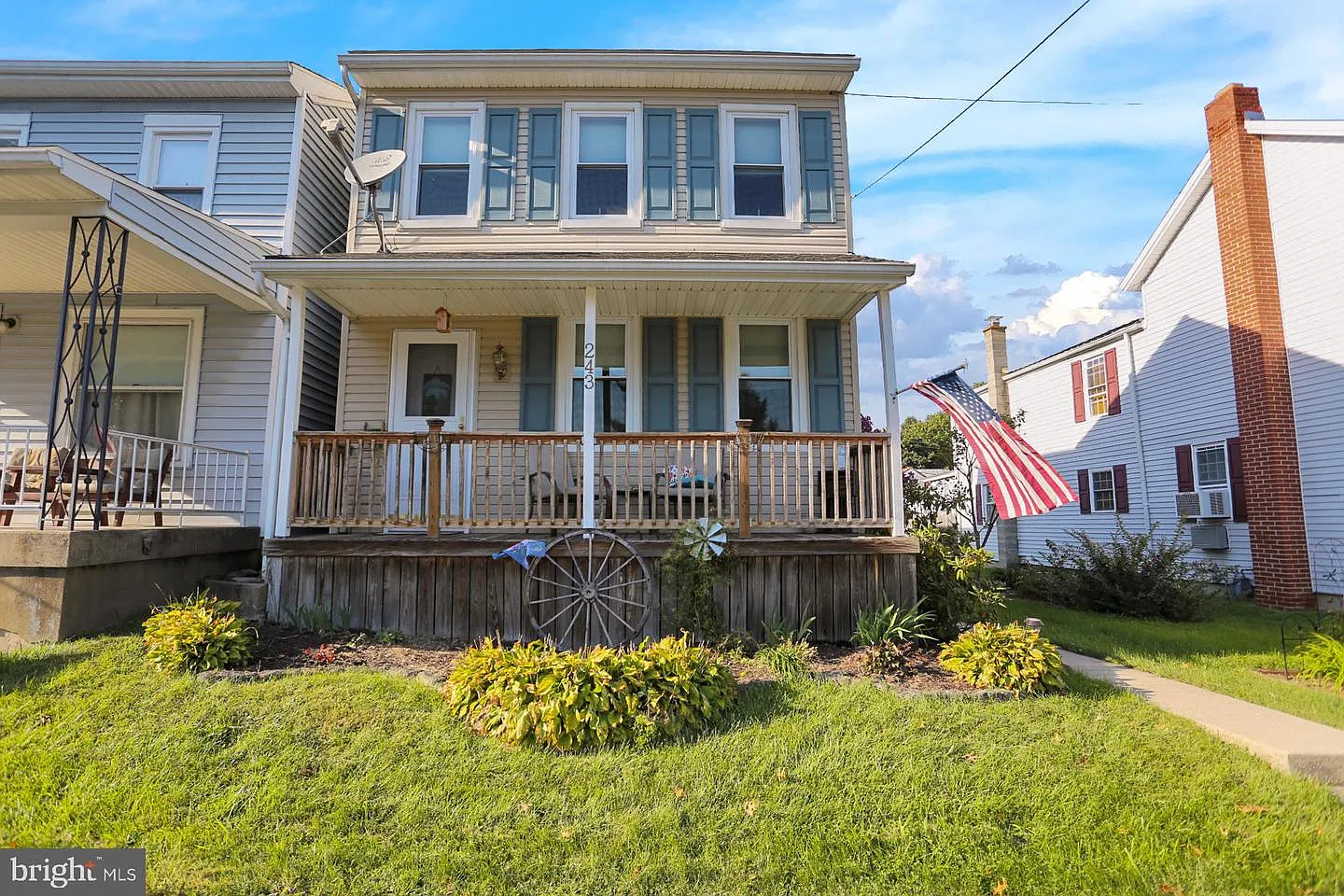 243 Nichols St photo 1