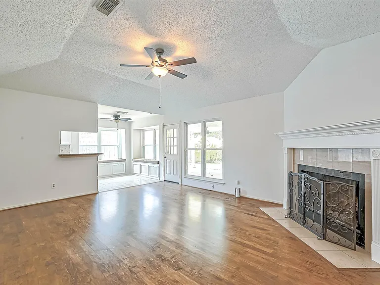 2922 Lakefield Way — Photo 13