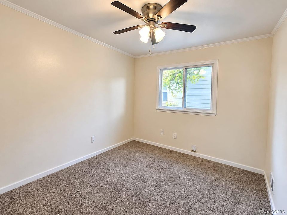 6793 Prospect Ave, photo 12