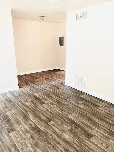 1744 Lyle Ave Photo 1