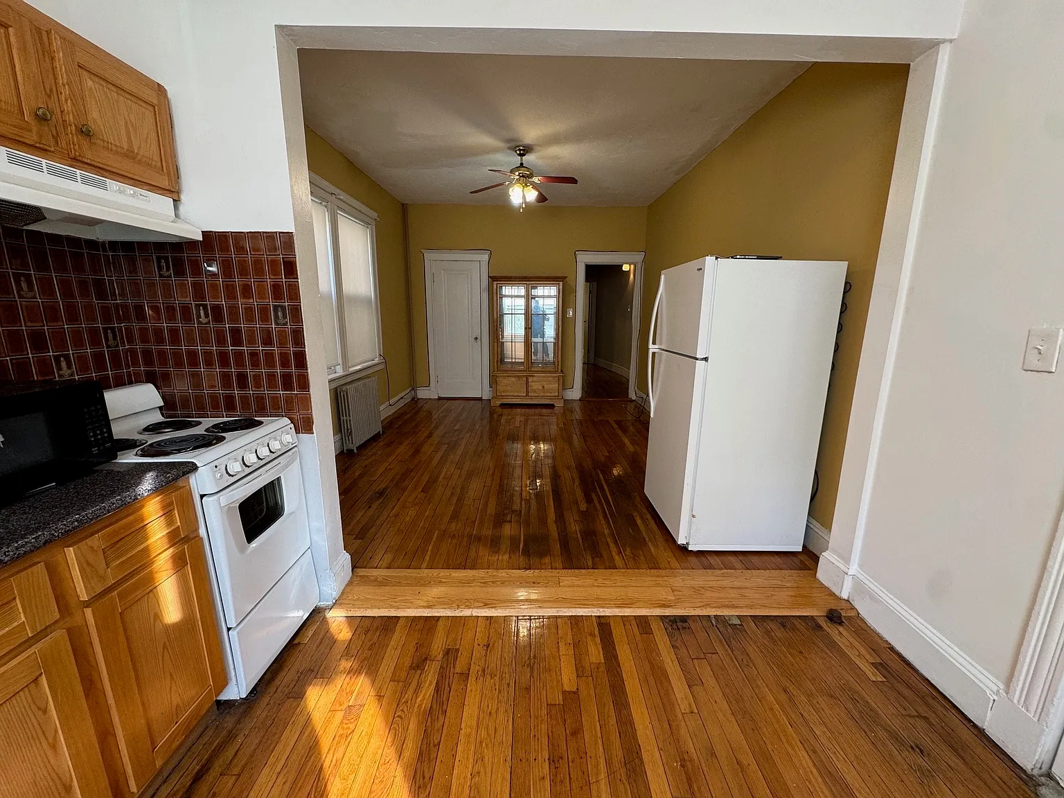 1 bed, 1000 sqft, $1,775 — Photo 2