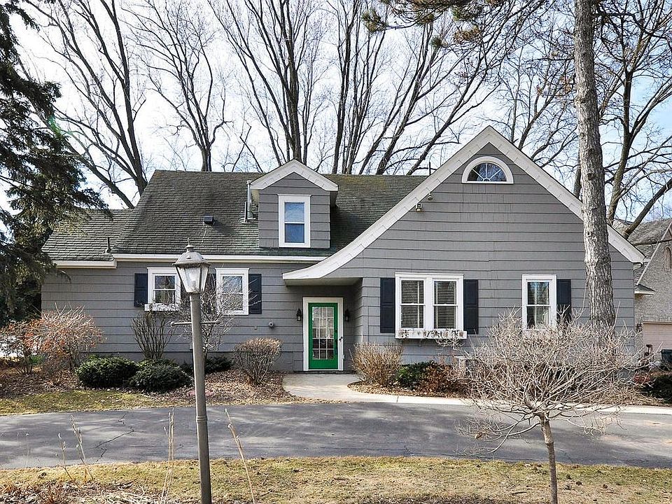 Gorgeous Lake Minnetonka home on Cooks Bay.