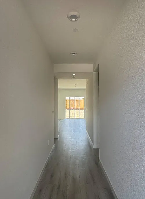 3 bed, 2.5 bath, 2200 sqft, $3,200 — Photo 4
