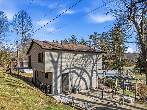 4th image of 1511 Lake Front Dr