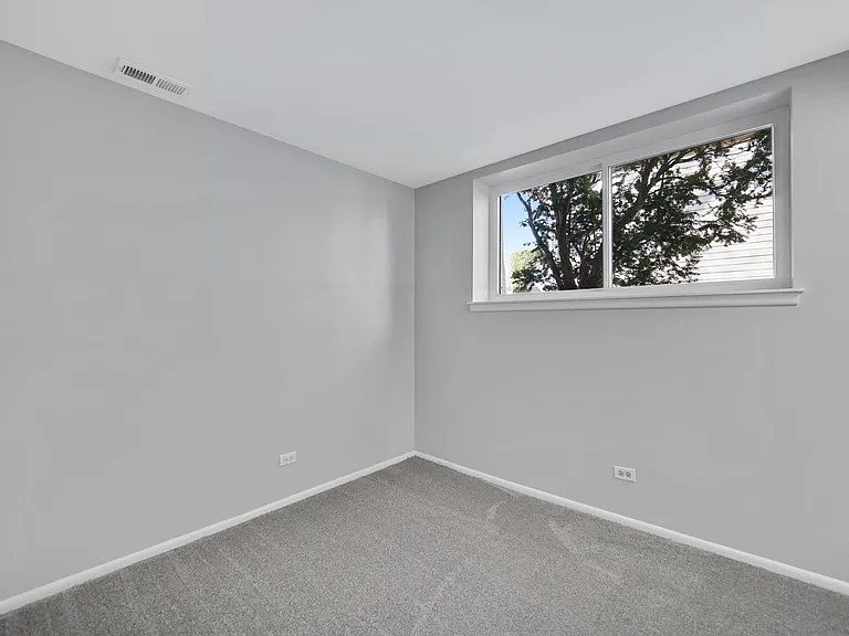 16048 Haven Ave — Photo 11