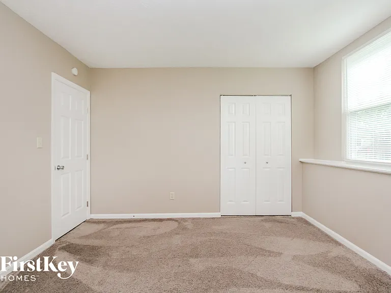 1433 Hunters Ln — Photo 7