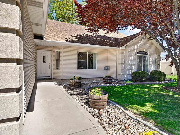 4th image of 2314 S Wildrye Way