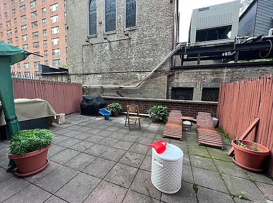 Rented by Brighton Management | media 10