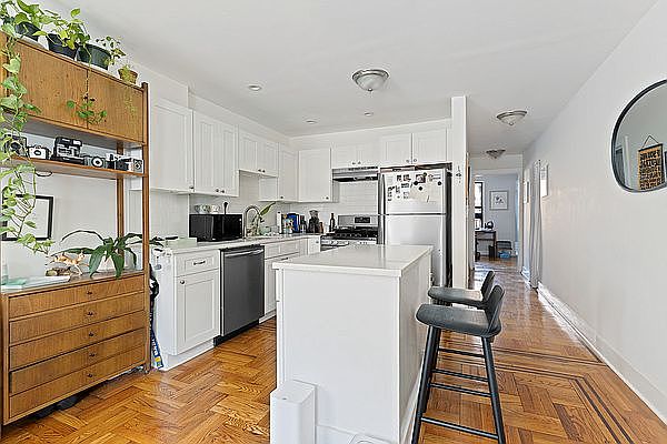 1st image of 161 Pulaski St #3