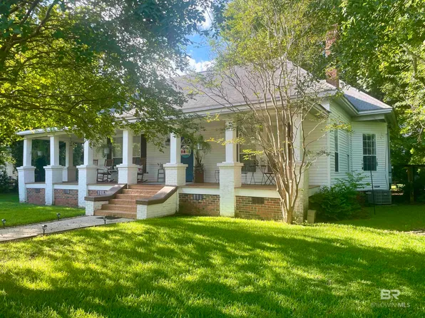 325 E Horner St, Atmore, AL 36502