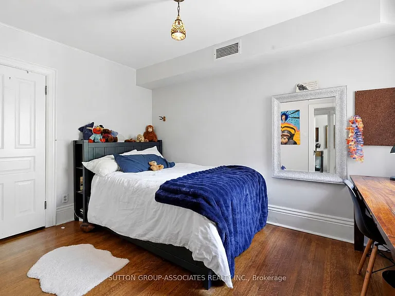 33 Albany Ave — Photo 30