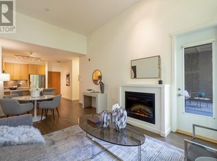 159 W 22nd St, North Vancouver, BC V7M0B6