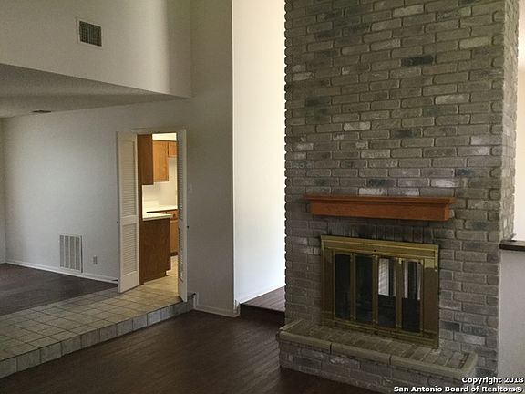 3rd image of 4627 Green Acres Woods St