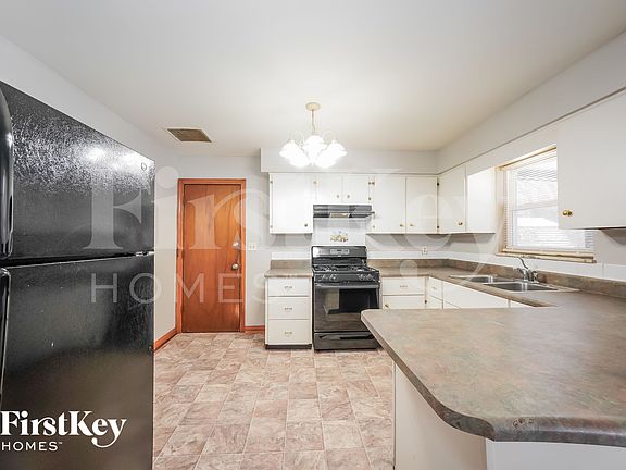 5th image of 130 Buisdale Dr