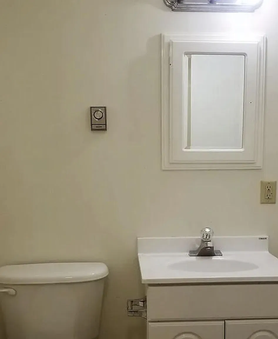 2 bed, 1200 sqft, $975 — Photo 3