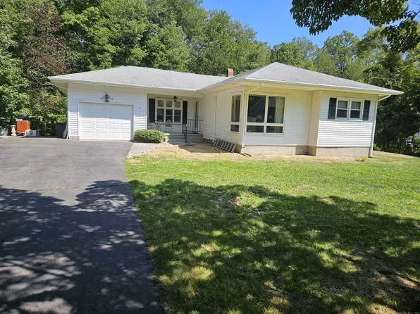 27 HICKORY Lane, Essex, CT 06442