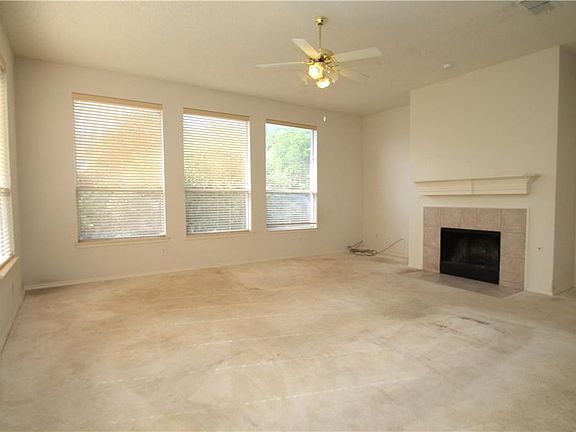 3rd image of 3012 Kootenay Cir