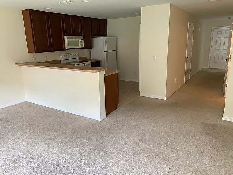 3816 Silverbell Loop — Photo 4