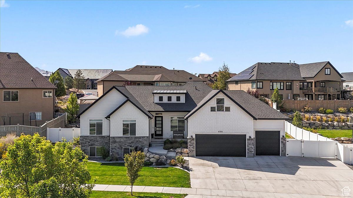 4104 E Mount Airey Dr