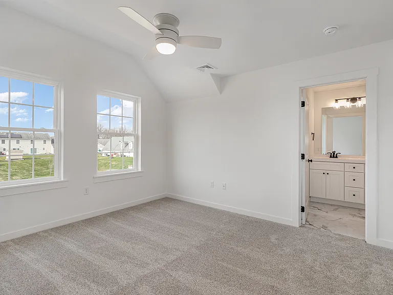 315 Pelham Ct — Photo 18