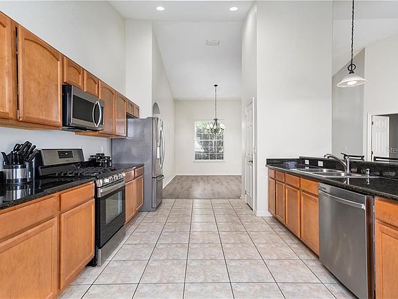 5th image of 12014 Willow Grove Ln