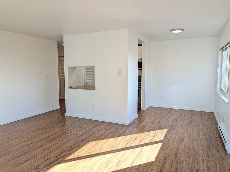 Tiki Apartments — Photo 15