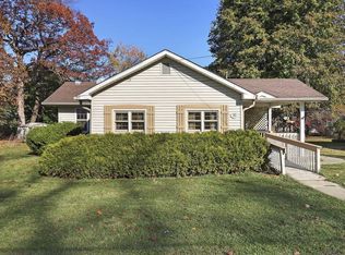 W1020 Narcissus Rd, Genoa City, WI 53128