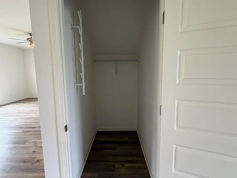2032 Lonesome Hen Ln — Photo 7