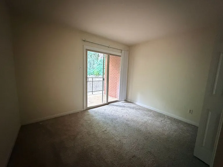 250 Little St #B202 — Photo 8