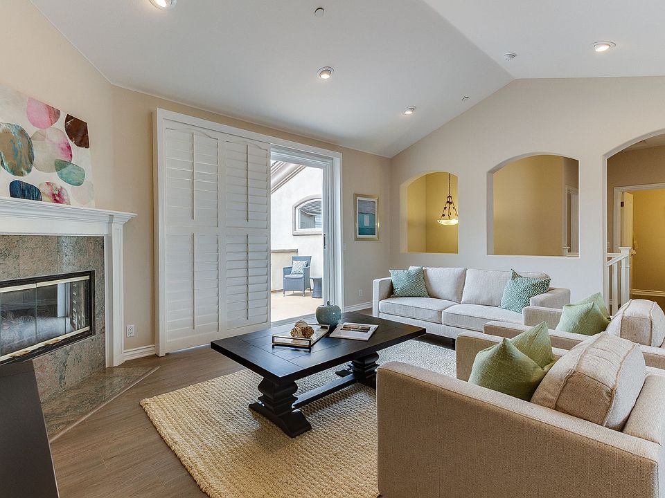 2nd image of 2113 Mathews Ave Unit B