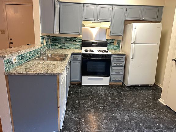 2nd image of 811 Bracewood Cir APT C