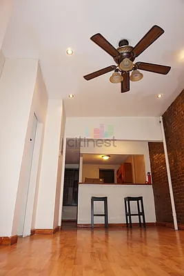 Rented by Citi Nest Group LLC | media 17