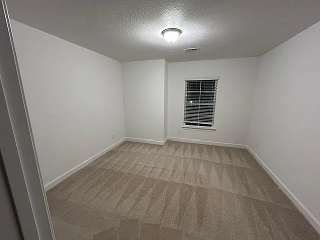 3 bed, 2.5 bath, 1860 sqft, $2,800 — Photo 3