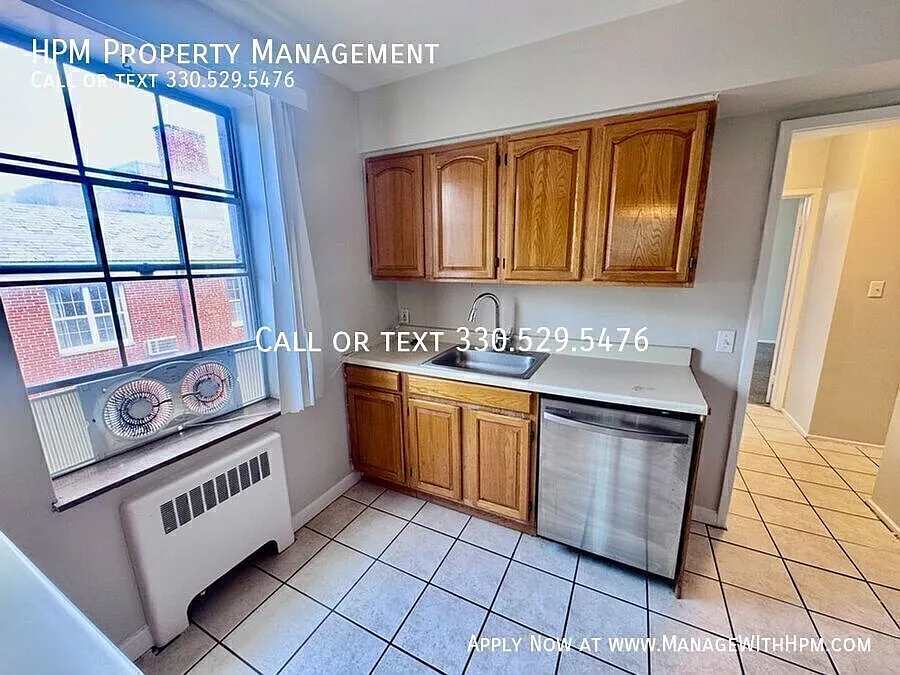 2 bed, 1.5 bath, 1100 sqft, $900 — Photo 3