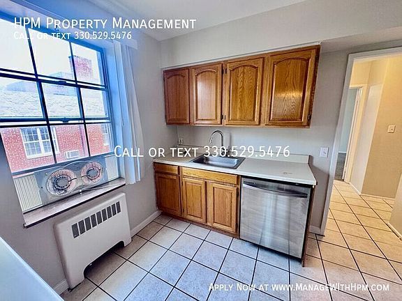 3rd image of 15725 Van Aken Blvd #M-108