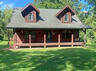 7311 E Waylon Dr, Winslow, IN 47598