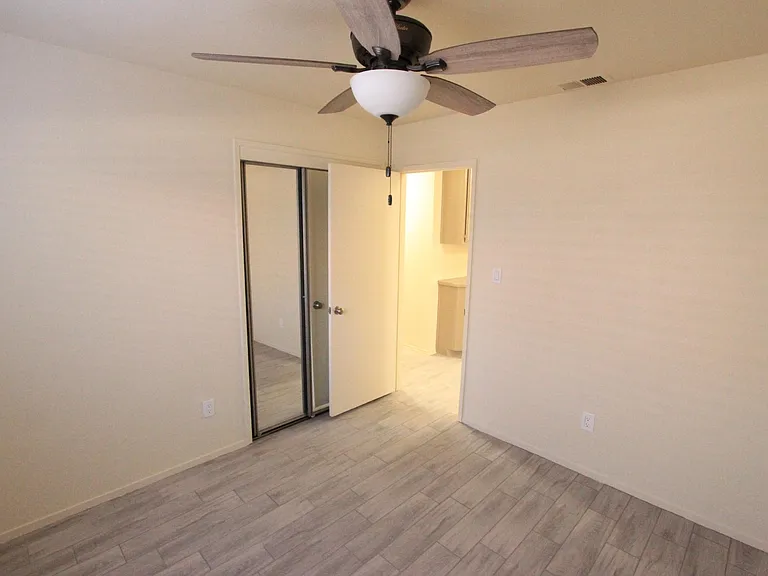 1104 Sand Creek Dr — Photo 10