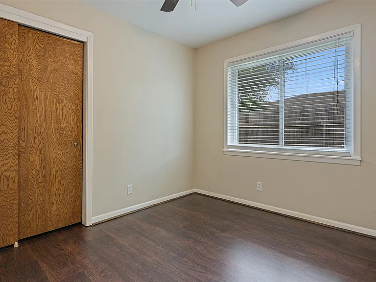 3808 Avenue O — Photo 27